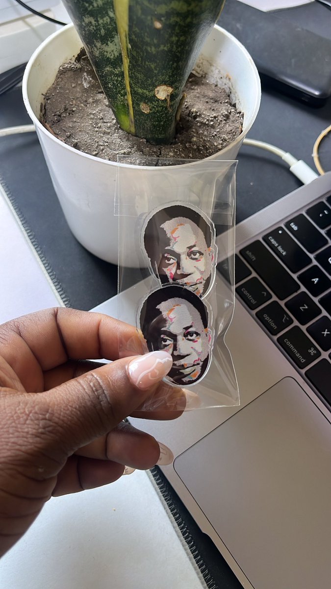 Aku__Addy's tweet image. Double dose of the #NkrumahPin out for delivery this morning! 

#ClientOrder 

Order yours here:  Instagram.com/shopWollo