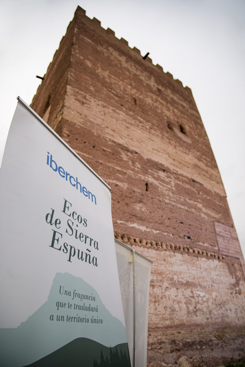 ✨Clausura inolvidable con Ménestrel.

A pesar de la lluvia, nada nos detuvo. De Canadá a Aledo llegaron Janelle Lucyk y Kerry Bursey para transportarnos bajo el cielo del Castillo de Aledo y los muros históricos de la Iglesia Santa María la Real

¡Gracias por acompañarnos!✨❤️🍃