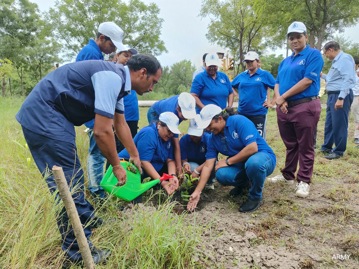alvdti's tweet photo. Plantation by International Tractor Trailer Training Women
#plantation #plant #roadsafety #roadsafetytraining #railmagra #womens #idtr #idtr@railmagra #trafficrules #rajasthanpolice #rajasthan #rajsamand#instagram #viral #news #safety #safetyofficer #indiangovt #tractortrailer https://t.co/Lz0p3B5Xff