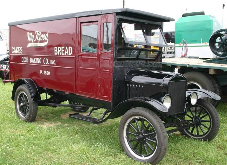 000_three's tweet photo. free car idea for who ever is making the next #MadMax movie...
a hundred year old #ModelTFord bread van like this but the body is made from a chopped & narrowed shipping container https://t.co/smg6cvwGOq
