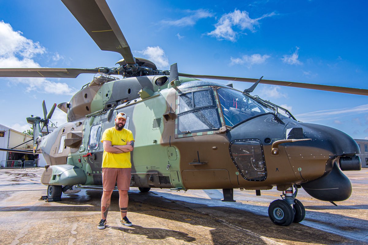 dasgonaviation's tweet photo. The Badass!🔥🚁
La Fuerza de los Valores!💪🏻 @EjercitoTierra
Muchas gracias @Carol_spotters por la foto!🙏🏻
#aviation #helicopter #passion #Sabadell #FPAC #NH90 #EjercitodeTierra #me https://t.co/50rfrYjbzS