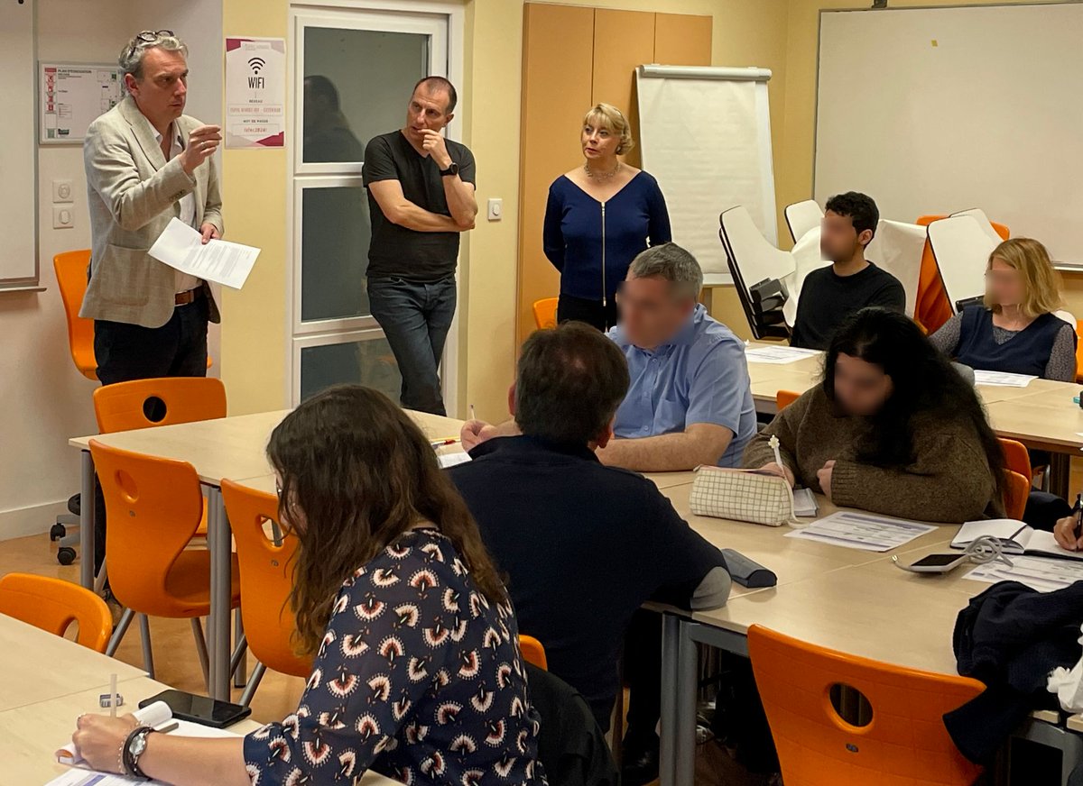 ISFEC_AFAREC's tweet image. Ce matin nous avons accueilli dans nos murs la nouvelle promotion de #master1MEEF 2nd degré. Nous sommes ravis qu&apos;ils aient rejoint l&apos;ISFEC IdF et nous leur souhaitons une excellente année à l&apos;@ISFEC_AFAREC !!! 
#isfec #masterMEEF #college #lycee #enseignementcatholique