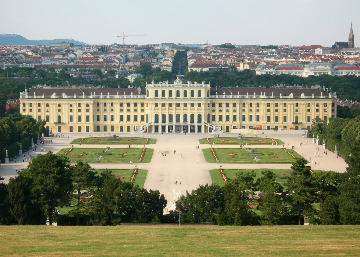 Välkomna till Wien!

Höstens första Ideologiafton handlar om sekelskiftets Wien. Vi kommer prata om modernism, logisk positivism, österrikisk ekonomi och psykoanalys, men också om hur staden blev ett ”laboratorium för väldsförstörelse”. Hur viktig var stadens mångkulturella