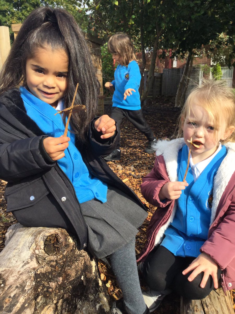 GaskellEyfs's tweet image. How imaginative are our nursery children pretending to be at a camp fire toasting marshmallows! @ExploreGaskell @GaskellPrimary @GaskellWrites @GaskellRE