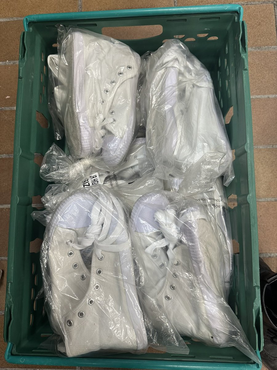 NitelightC's tweet image. Just some of the shoes which we are gifting on our free stalls this week. If you are in need of a pair of shoes please pop to see us 😊❤️
#communitysupport #cashlessaid #basicessentials #payitforward