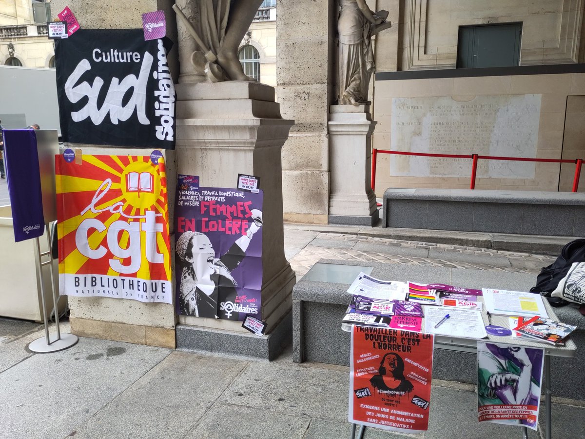 Aujourd'hui à <a href="/laBnF/">La Bibliothèque nationale de France</a> on fait signer la pétition pour les congés hormonaux ! #8marstoutelannée