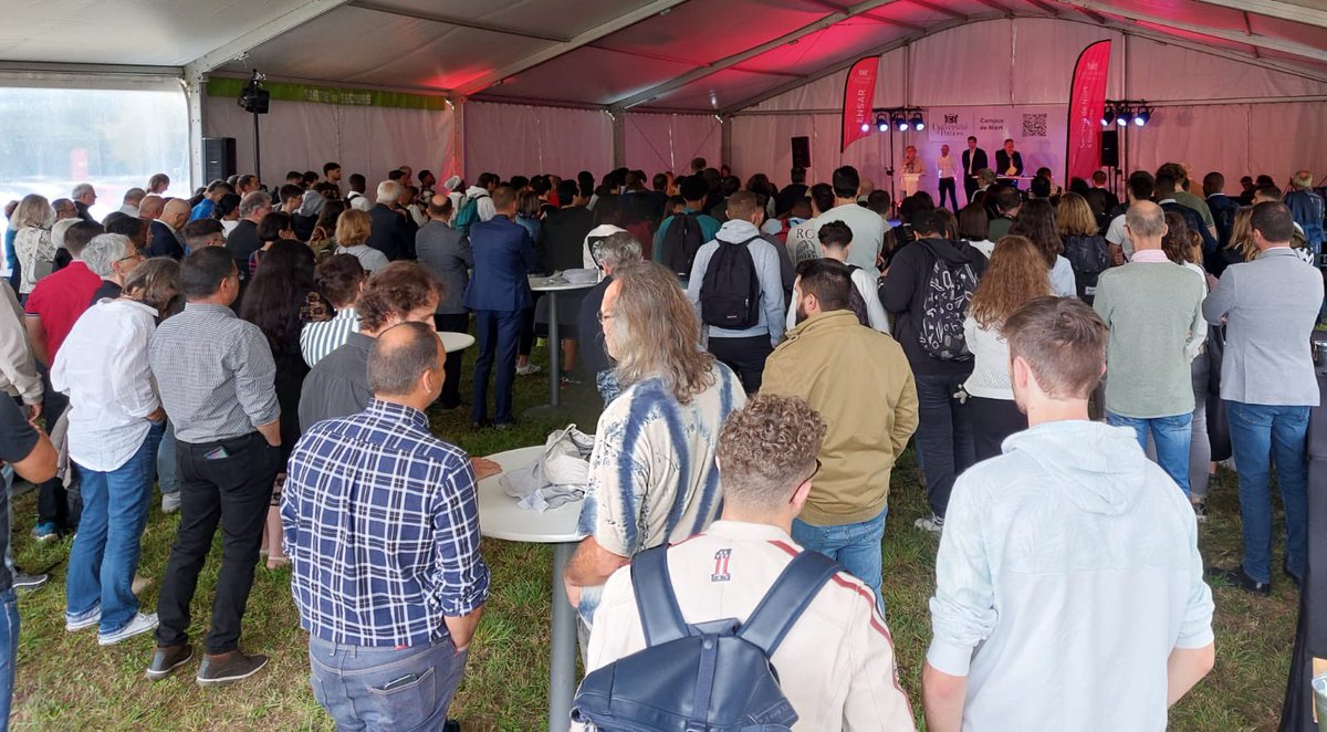 virginie_laval's tweet image. 🚀Très heureuse de lancer l’inauguration de l’#ENSAR, la nouvelle école d’ingénieur en sciences du #risque et de la #donnée de l’@UnivPoitiers.
👐Bienvenue aux étudiants pionniers.
👏Bravo aux collègues et aux partenaires impliqués dans cette ouverture.