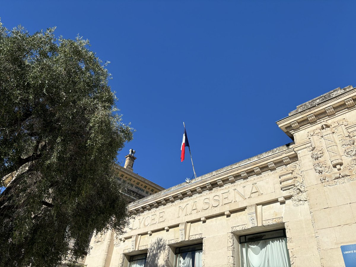 kelliot5's tweet photo. Last day in Nice, this time, for Stephen and I. What a stunning day, 10:15 and look at that sky ☀️😎.  Thankfully a late flight home, so we still have a full day in the sun ❤️ https://t.co/MIrs0IFKIk