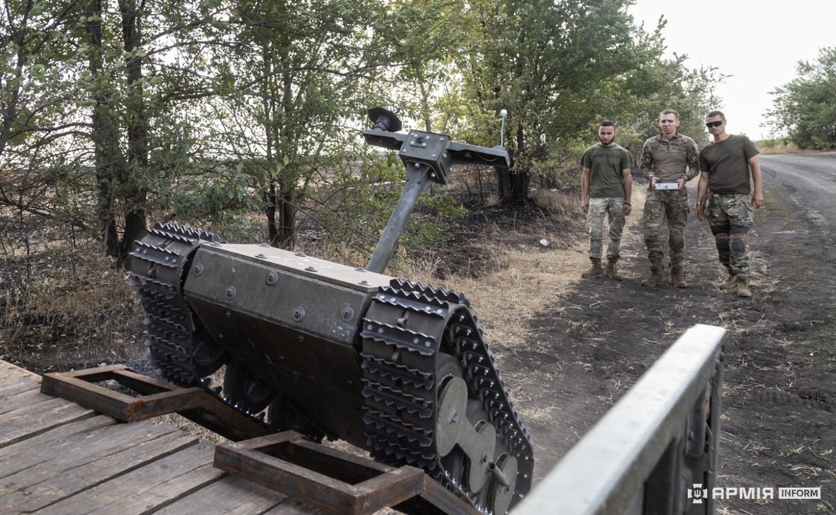 armyinformcomua's tweet photo. Ukrainian 'Vepr' ground drone: Evacuating wounded, delivering supplies, and withstanding enemy attacks. New tech revolutionizing battlefield logistics in Ukraine's defense. #GroundDrones #MilitaryTech
https://t.co/RPWO1QUSXe https://t.co/nHXhcwVcNN