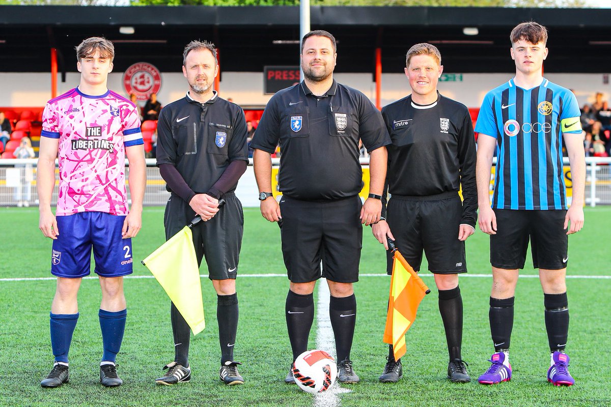 We are on the hunt for more officials to join our fantastic team facilitating games across the county.

U13-U16 £35 assistant referees are £30
U18 £45 assistant referee fees are £40

📧 referees@kentyouthleague.co.uk for more details.

👉kentyouthleague.co.uk/2024/09/09/kyl…

#kyl