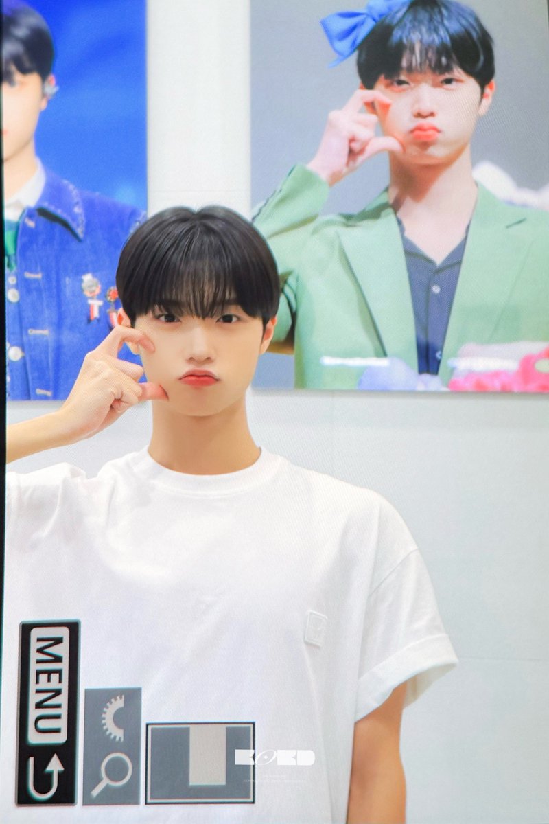BOLD_0909's tweet photo. 240909 

𝟐𝟎𝟐𝟒 𝐇𝐀𝐏𝐏𝐘 𝐃𝐎𝐍𝐆𝐏𝐘𝐎 𝐃𝐀𝐘

생카 코너속의 코너 액자 포즈 따라하기 포포몬스-✨

#우리의파도가되어줘서고마워
#해뾰데이 #동표 #SONDONGPYO #손동표
#해삐해삐_뾰데이 https://t.co/SCh1AKezcJ