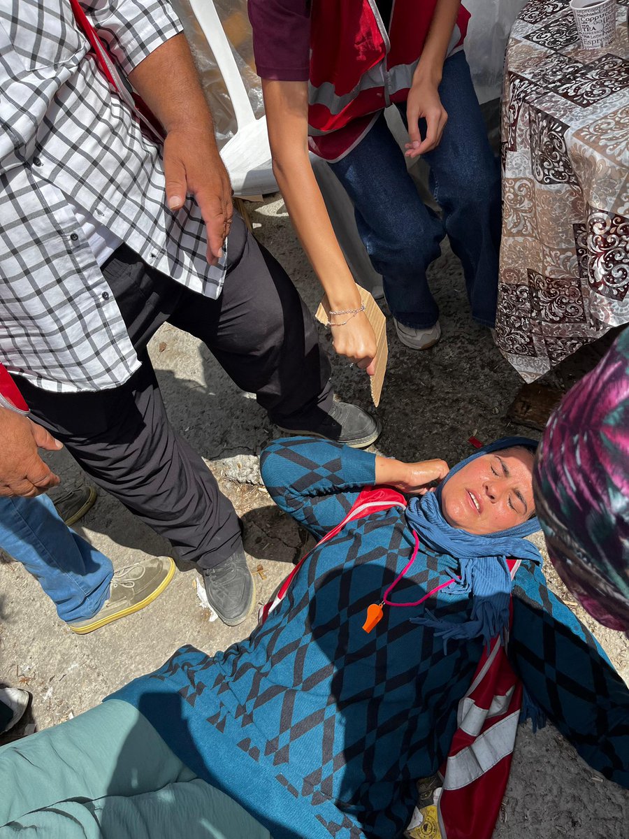 Cok sayıda Polonez direnişinde başta örgütlenme uzmanımız Suat karlıkaya olmak üzere yaralılarımız bar