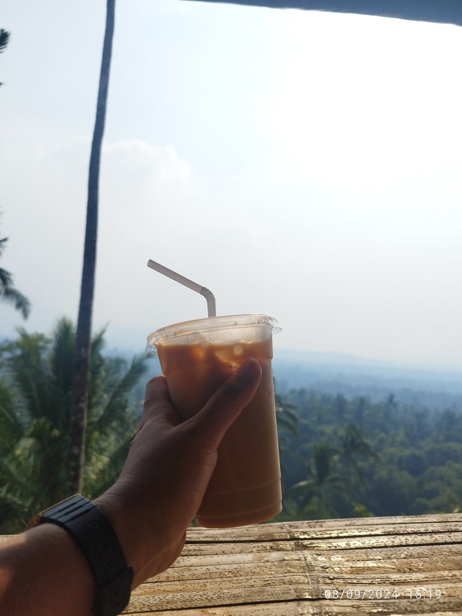 emnvr's tweet photo. Kapeeee https://t.co/wQZymnTlsR