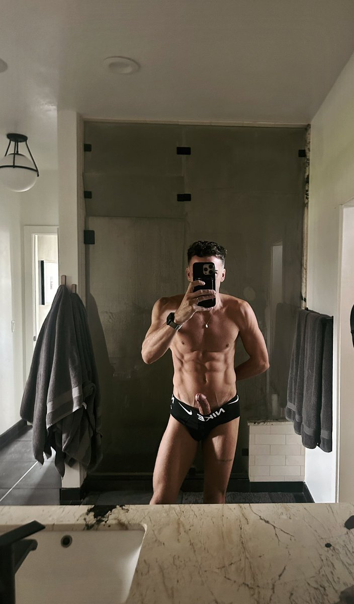 makeitgay's tweet photo. happy monday. who wants to play? https://t.co/9KZyRzpFar