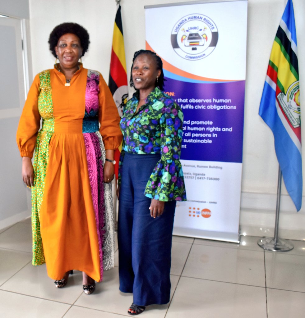 UHRC_UGANDA's tweet photo. 📢STAKEHOLDER ENGAGEMENT📌
We have held a meeting with the UN Resident Coordinator Ms. Susan Ngongi Namondo @SusanNamondo accompanied by Ms. Kathryn Wilkes. The meeting was chaired by our @ChairpersonUhrc flanked by a Member of the Commission Hon. @ckaheru . In attendance was our Director Monitoring and Inspection Ms. @RSsekindi and PHRO Ms. @mutumba_n .
We discussed matters of mutual interest in the protection and promotion of human rights in Uganda. @IdaNakiganda
@BKamadi @SimeoNsubuga @shifrahl @lo_apitta
@UNFPAUganda @unwomenuganda
@UNODC_EA @UNinUganda @UNDPUganda @EUinUG #StakeholderEngagements
#StakeholderEngagementsUHRC
