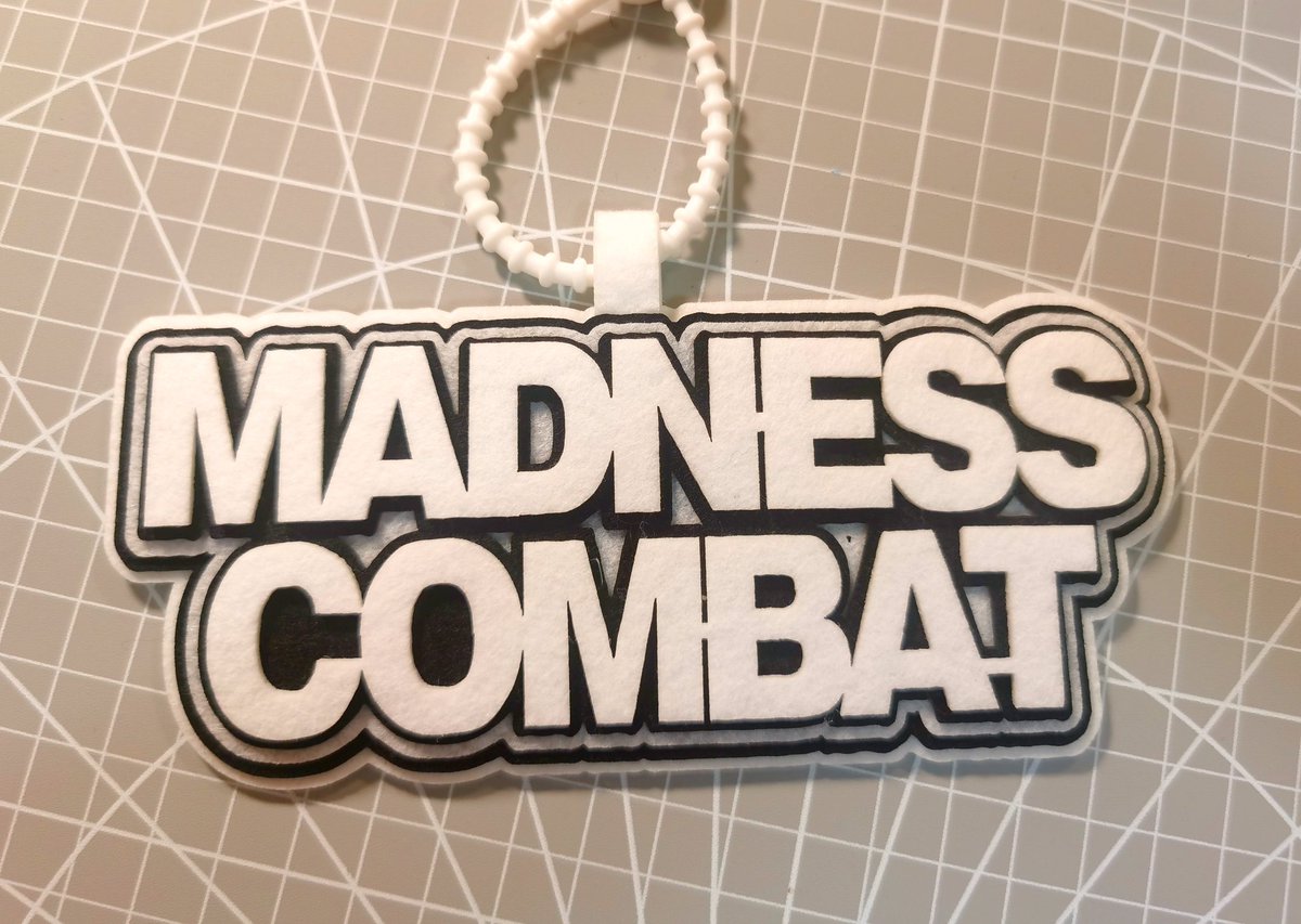 KEMON_09's tweet image. Alright I have this pendant. It is made of non-woven fabric🎶
#madnesscombatfanart
#madnesscombat