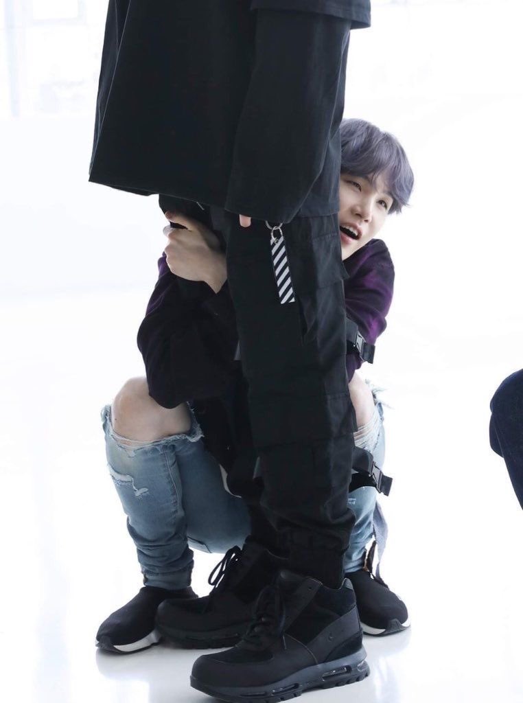 yoongi cat pics tweet media