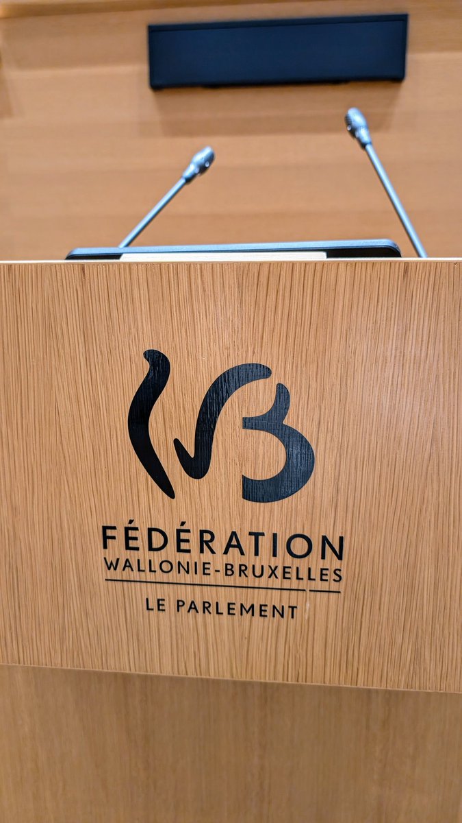 Le PS défend les étudiants !  Bientôt la rentrée ! Le PS appelle le gov. à : 🔴 Renforcer les aides contre la précarité étudiante. 🔴 Empêcher l’augmentation des frais d’inscription. 🔴 Améliorer l’accompagnement pour la réussite. 🔴 Lutter contre le harcèlement sur les campus.