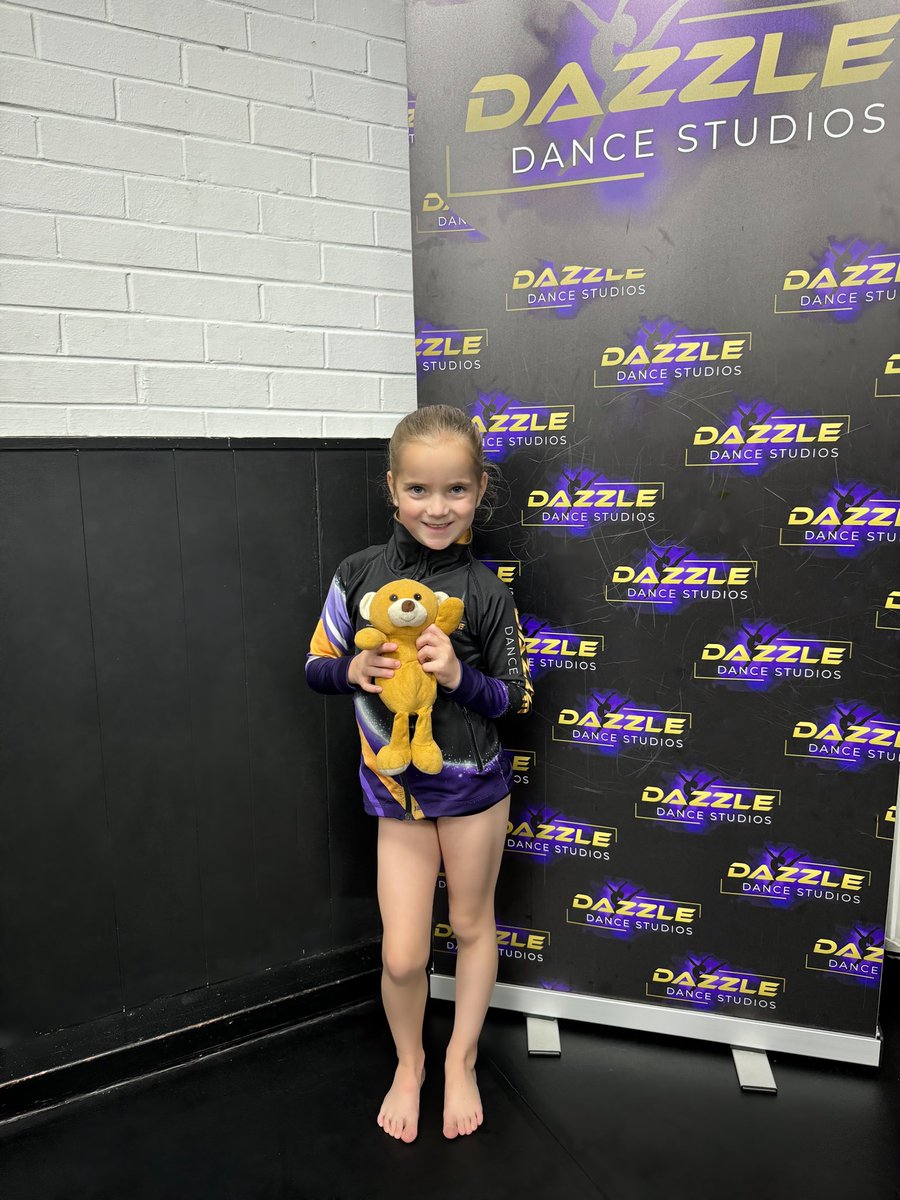 emcbain12's tweet photo. @baird_ps Ella was delighted to have Harry bear on one of her busiest nights of the week. She took him along to her acro class and then to her swimming lesson 🏊🏼‍♀️ https://t.co/e3dXexqdUg