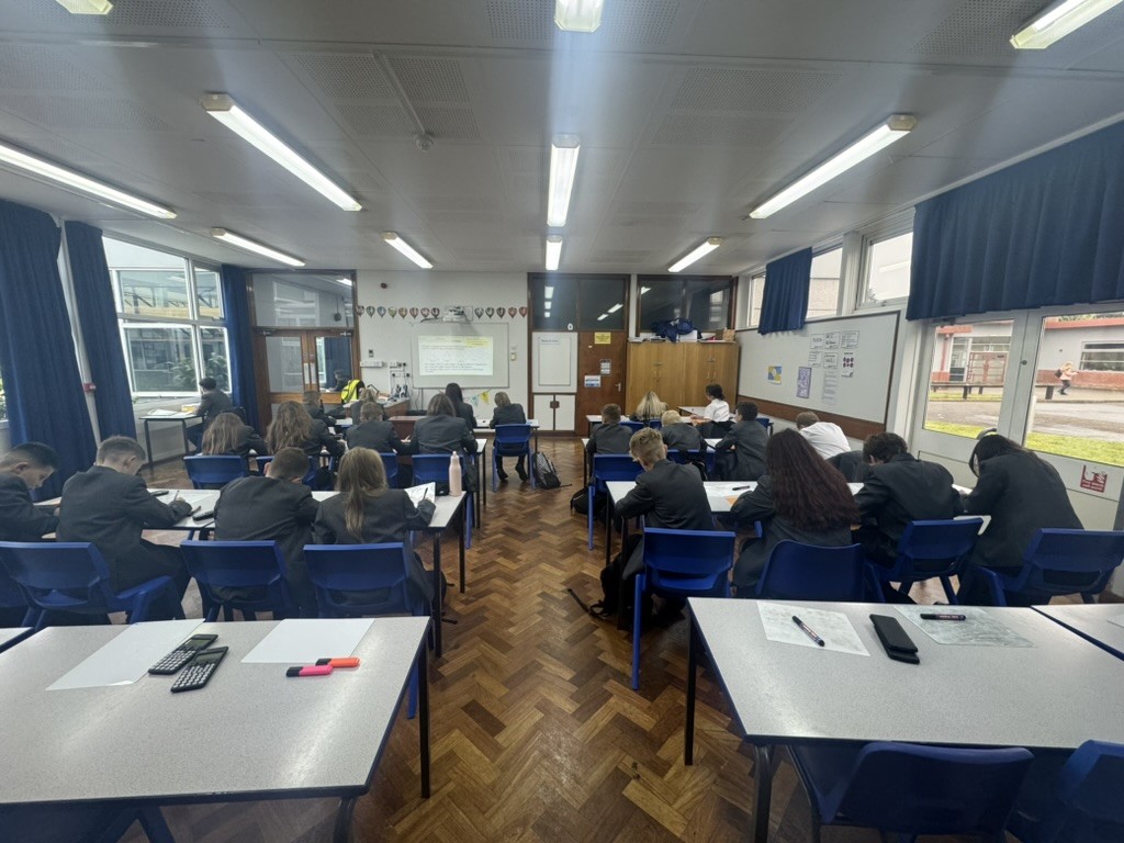 It's wonderful to see our year 7 students approaching their lessons with such a positive attitude!

#holgate #opportunities #success