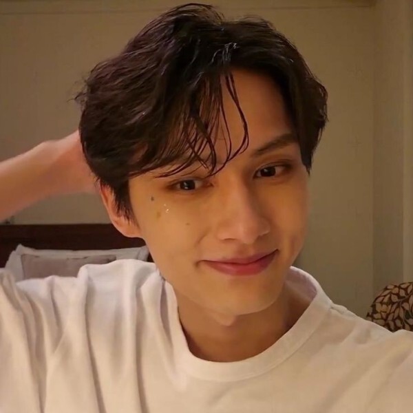 caratstalk's tweet image. [17s] CARAT AYO TETAP NAIKKIN HASTAG UNTUK JUN YAA, JUN BERHAK BANGET UNTUK DAPAT SEMUA KEBAIKAN DAN KEBAHAGIAAN 🫂🫶🏻

#.PLEDIS_PROTECT_JUN
#.PLEDIS_PROTECT_YOUR_ARTISTS 
@.pledis_17 @.pledis17_STAFF