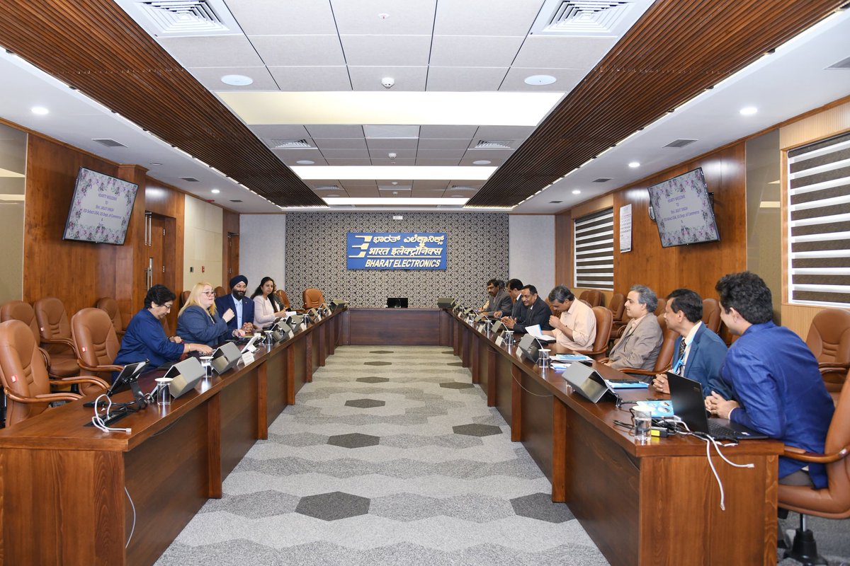 BEL_CorpCom's tweet photo. A delegation from US Department of Commerce, led by Mr Jasjit Singh, Executive Director, &amp; Ms Carey Arun, Counselor for Commercial Affairs, visited BEL's Bangalore Complex with their team and had a look at the state-of-the-art facilities. #SelectUSA #USCSIndia @SpokespersonMoD https://t.co/5kfldzRWEN