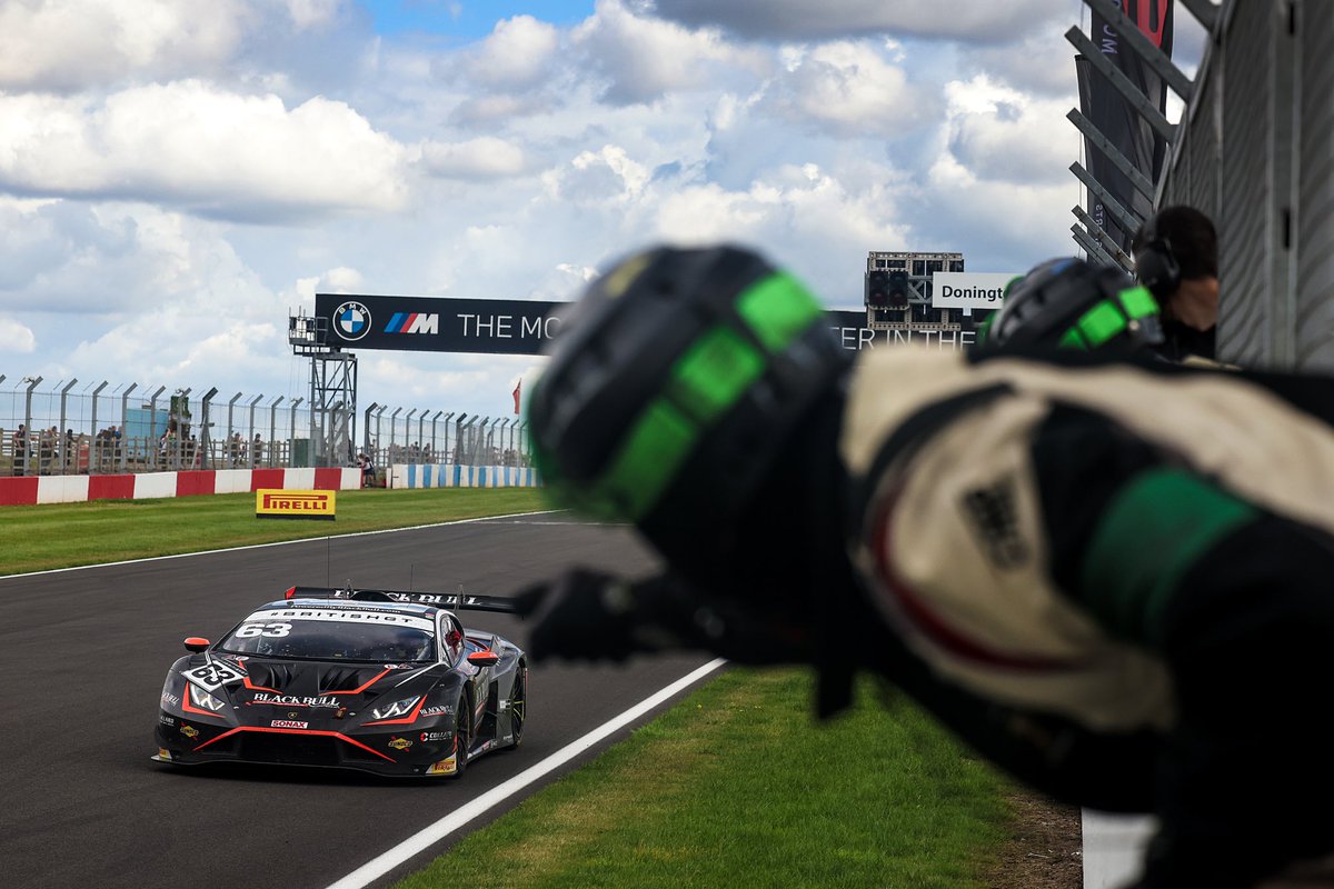 BarwellMotorSpt's tweet image. What a whirlwind of a weekend that was!

☑️ Pole position
☑️ Race win
☑️ GT3 Teams’ title secured
☑️ On the verge of the Drivers’ crown too…

Catch up on all the action from the penultimate British GT Championship race of the year in our report. 

🔗 barwellmotorsport.co.uk