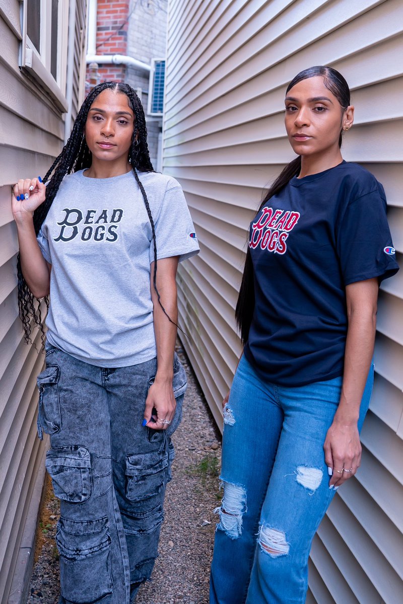 TheMUSEUMTv's tweet photo. #DeadDogs tees now available via https://t.co/P3yDJRjPZc! Link in Bio. 🏁
Models: #fajnntwins
Tee: @themuseumtv
📸: @nicolerds
Embroidery: #anembroideryboston
Link in @themuseumtv bio for tee. 🌍🏛️ #TMTV #AnInchADay #Boston https://t.co/VgVb7KmyQt
