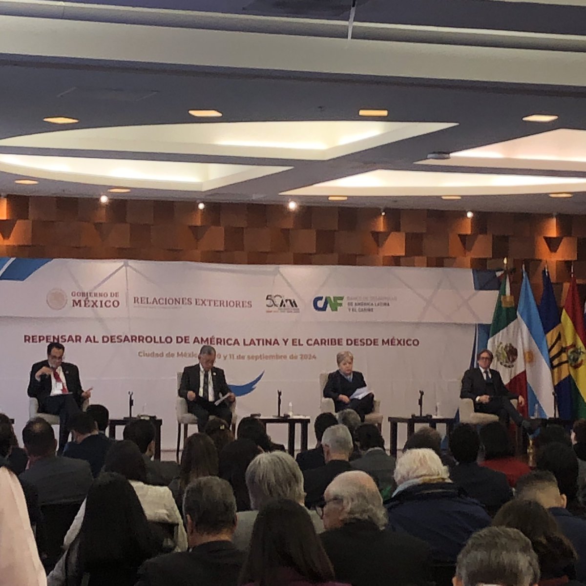 Manuel Valencia (@manuelv18) on Twitter photo En vivo la inauguración del evento Repensando el Desarrollo de ALyC desde México. Evento en el que colaboramos desde el grupo de trabajo de América Latina de <a href="/ysi_commons/">Young Scholars Initiative</a> En vivo la inauguración del evento Repensando el Desarrollo de ALyC desde México. Evento en el que colaboramos desde el grupo de trabajo de América Latina de <a href="/ysi_commons/">Young Scholars Initiative</a>