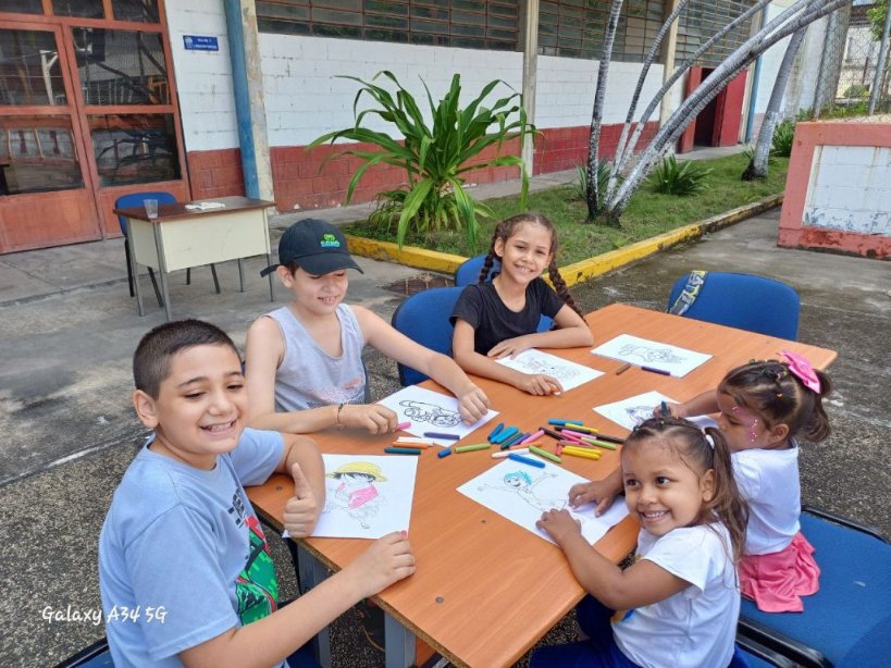 #Aragua | El Inces celebró el Día del Niño.

100 hijos e hijas de trabajadores y trabajadoras de la institución, disfrutaron de un día diferente desde los espacios del Centro de Formación Socialista Polivalente Bermúdez. tinyurl.com/2bls7zr4 

#AprendeLaTécnica