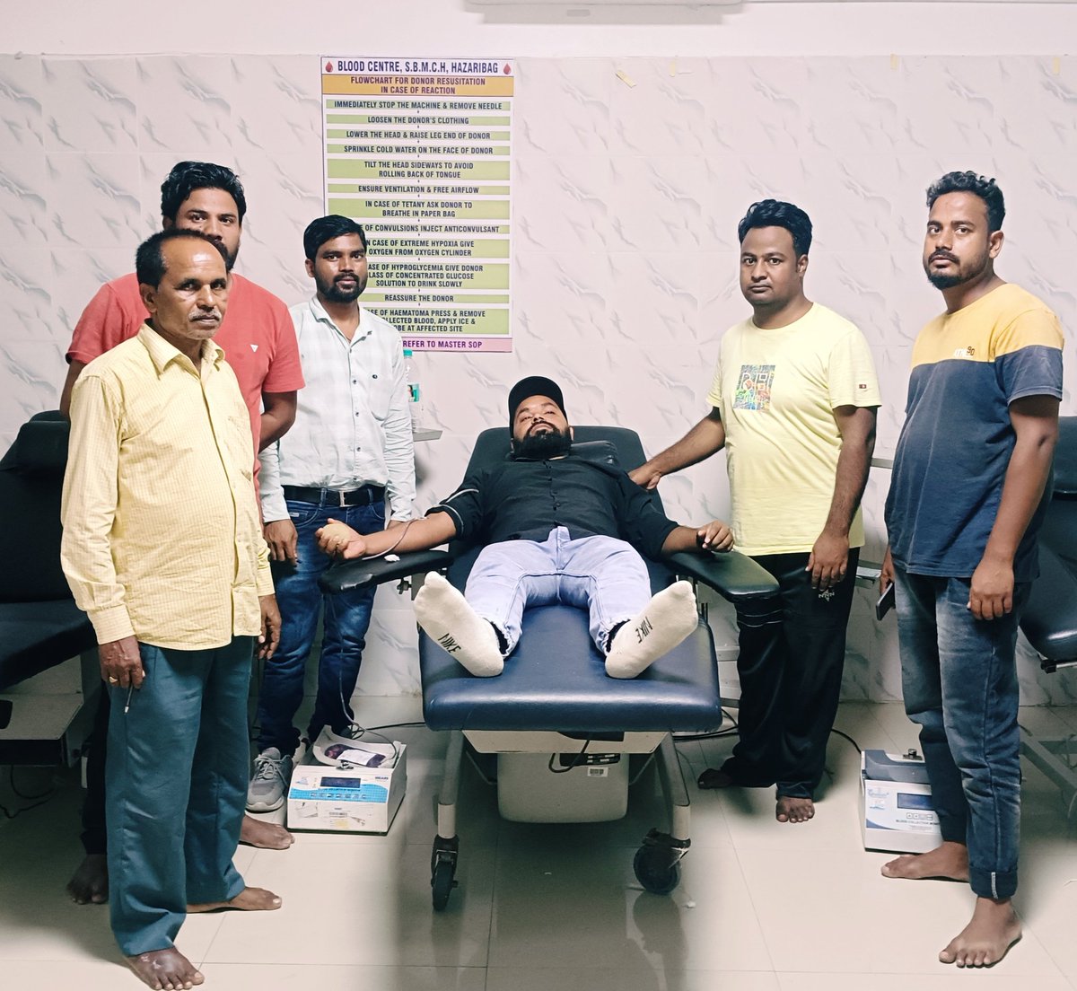 BhartiHaque's tweet photo. #रात्रिसेवा 

PVM Blood Donors Club द्वारा दो थैलेसिमिया पीड़ित बच्चा मोनू कुमार एवं सोनू कुमार मेहता को रक्त उपलब्ध करवाया गया।

रक्तदात्रि रफत परवीन एवं रक्तदाता फैज अंसारी को दिल की गहराईयों से सलाम!!!

@DC_Hazaribag @BloodDonorsIn @BloodAid @atulgera007 https://t.co/LUFdVHzanJ