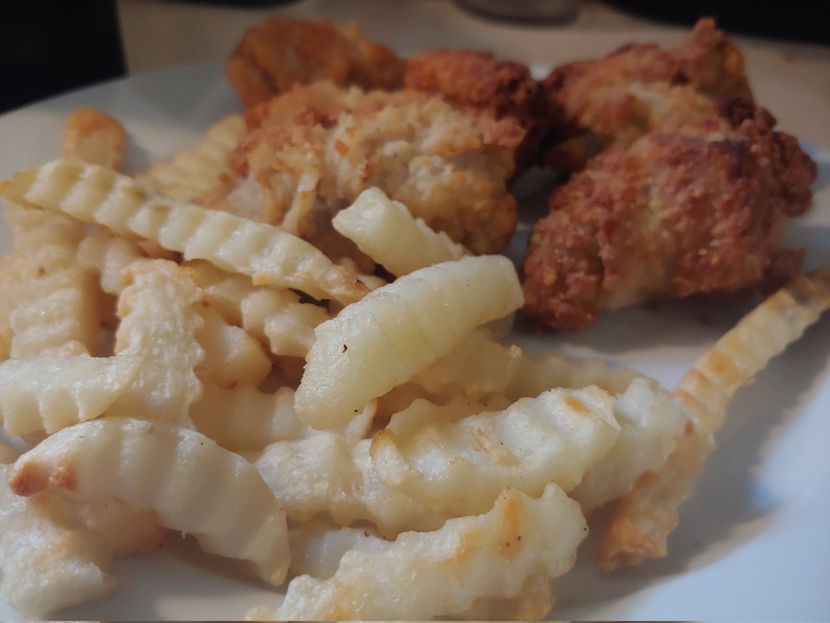 #glutenfree #chickenwings #fries