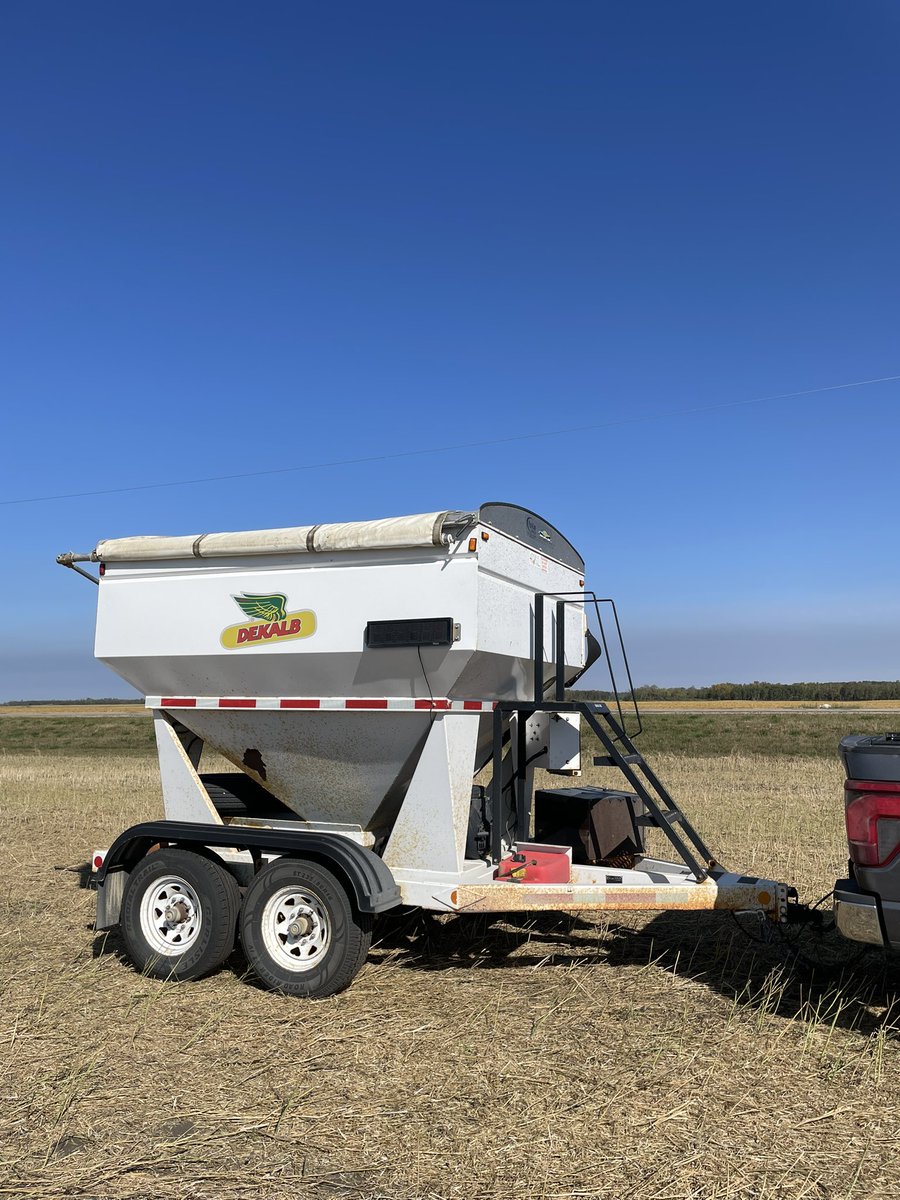 No place I would’ve rather been this weekend. It was full of beautiful weather and multiple trial harvests!

<a href="/DEKALB_Canada/">DEKALB Canada</a> 
<a href="/Bayer4CropsCA/">Crop Science Canada</a> 
#Harvest24
#TeamBayer