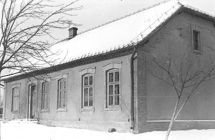 ca. 9 September 1942 | Female prisoner functionaries together with SS guards battered 90 French Jewish women to death at the sub-camp of Auschwitz in Budy, which was the penal company for women.

The penal company for women prisoners in Budy, about 7 km. from Oświęcim, was
