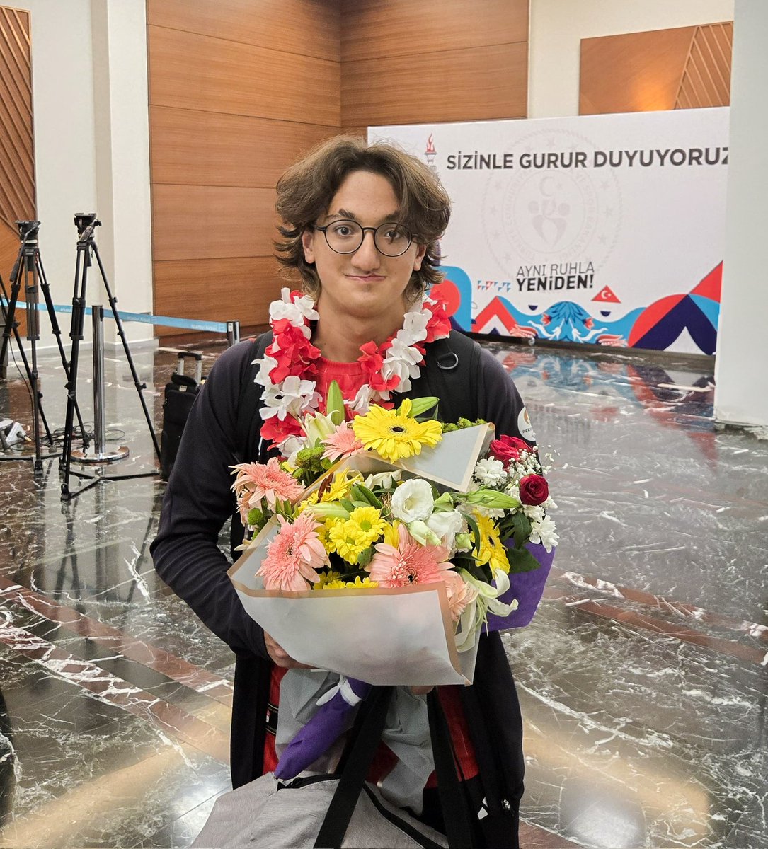 Geldik! Ufak bir tatilden sonra #LA28 için çalışmaya başlayacağım. Tüm arkadaşlarımı tebrik ederim 💪🇹🇷 Destek olan herkese de teşekkürler!