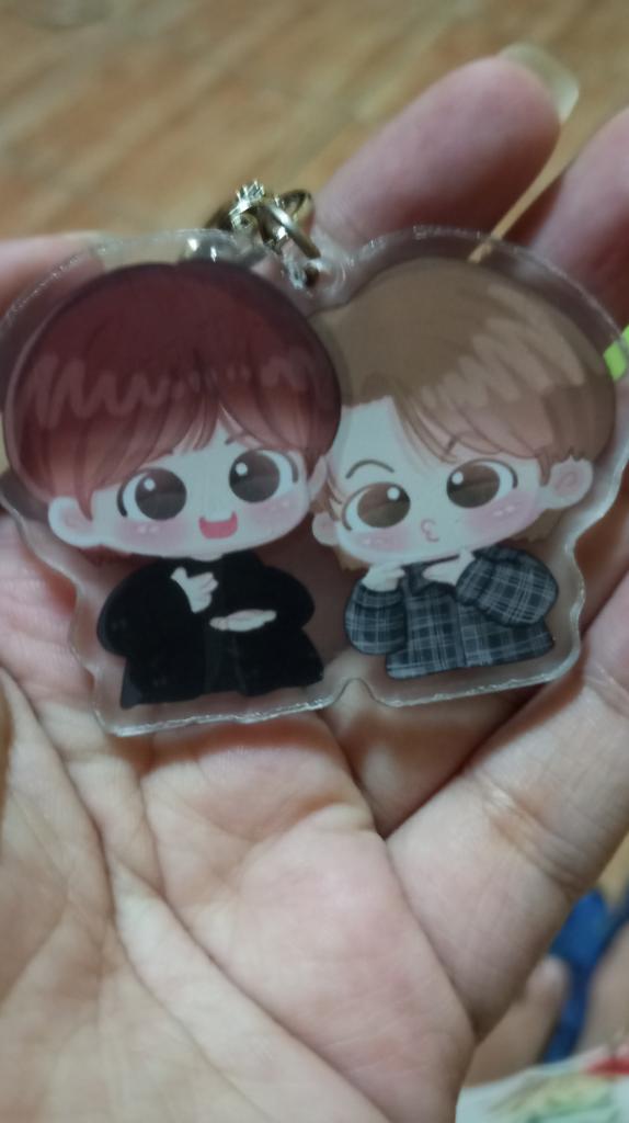 hahahamwyh's tweet photo. THANK YOU SO MUCH PO @RamyeonzHub ‼️ may idadagdag nanamn ako sa mga pasabit ko sa bag 🫶🏻 and heejake ulit hihi 🥰 

HEEJAKE KASAL 🗣️ https://t.co/6WpfW6iPvj
