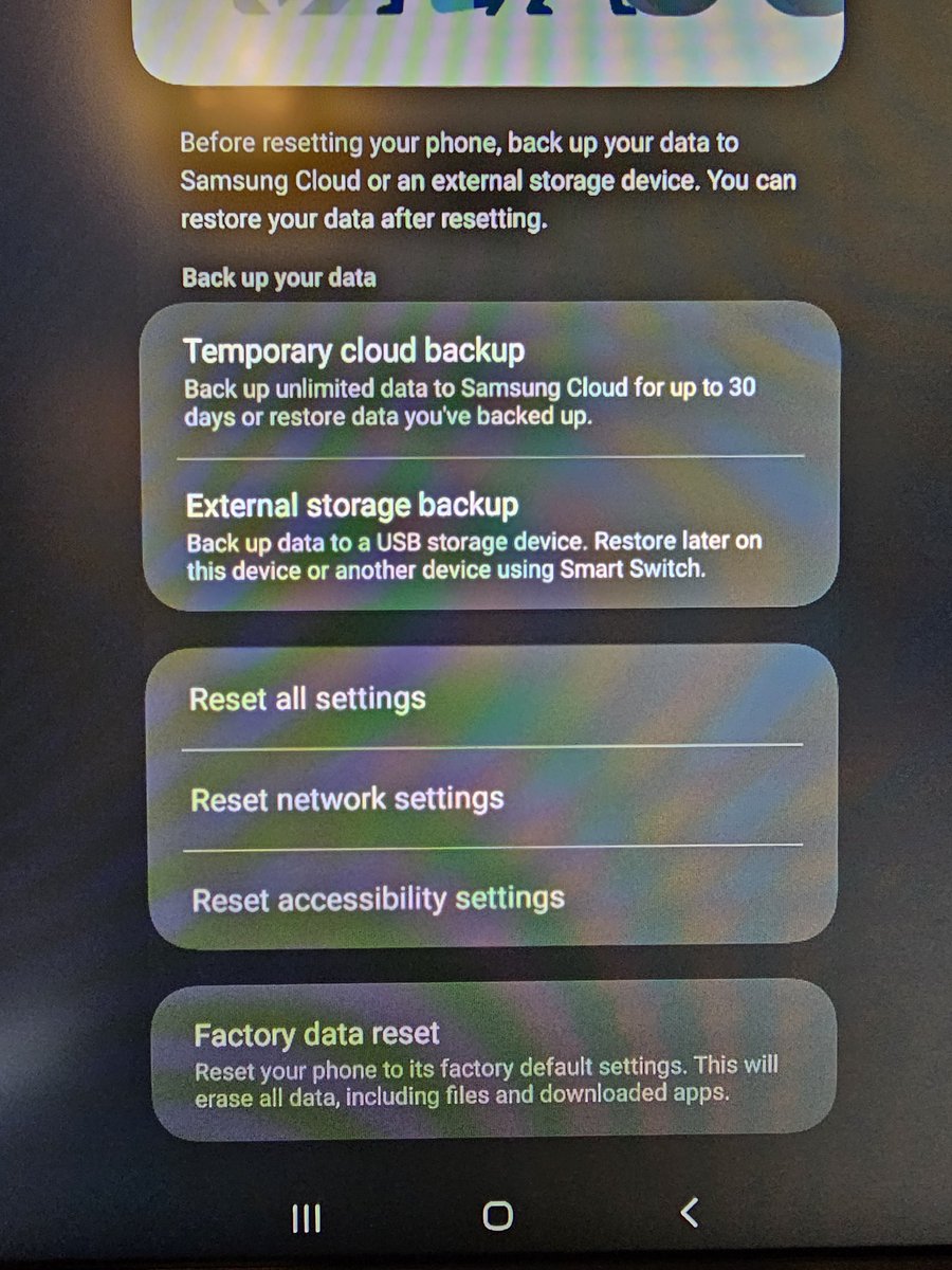 Da_Kronic_1's tweet photo. @SamsungCanada why the hell are all the reset options greyed out? I dont need a backup, the contents have been transferred. Did the backup anyway. Still greyed out. I just want to dispose of this device. Cannot emergency reset, screen is non functional (external display as shown) https://t.co/jDVivIGCab