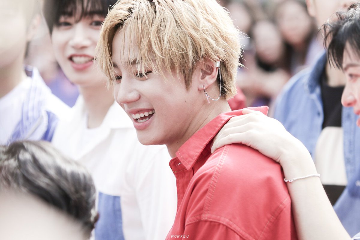 ssswong3's tweet photo. 2018.09.09. Hallyu Pop Fest Red Carpet
Credit: monkeu_photo
#์ด์ค์ #LEEJUNYOUNG #UNB
#HALLYUPOPFEST #HALLYUPOPFEST2018 https://t.co/mtDgSGMkQ8