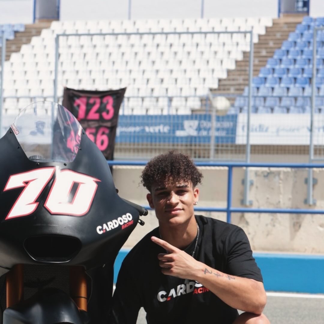 Jo8hWhatley70's tweet photo. RACE WEEK! @circuito_de_jerez 🇪🇸
Really looking forward to my first race with @cardosoracing and the Moto2!
Let’s give it everything!💪🏽
#JW70 #Moto2 #Moto2Ech https://t.co/vd2hacQtmj