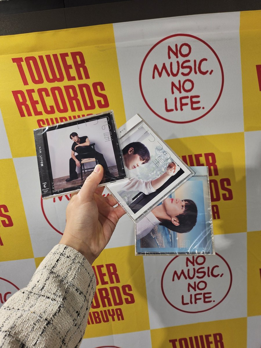 皆さんのおかげで幸せな時間でした.多くの時間が経ちましたが、今まで変わらない愛と心をくださるすべての方々に感謝していると伝えたいです。 
そして、今は隣じゃなくても今の僕がいられるように僕を応援してくれたすべてのファンの方々に感謝しながら今日を恋しく想います😊