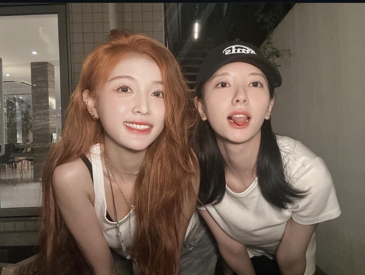xuanyispics's tweet photo. coming back alive because boxuan is still alive and well 😭💙💙 #xuanyi #bona https://t.co/Ubw1XfUscD