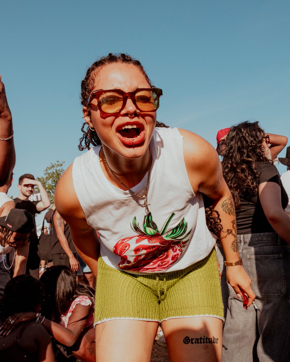 GenB_USA's tweet photo. 🌟 Celebrating Black Queer Identity! 🌈 UK Black Pride is a safe space for Black LGBTQIA+ to shine. Supported by Generation Black TV and photographer Luke Premdas, it's a movement for acceptance and visibility. 🏳️‍🌈✨ #UKBlackPride #BlackQueerVoices https://t.co/N5mCljnFTW