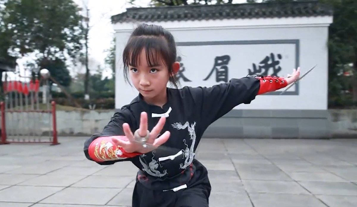 Участники Форума сотрудничества СМИ «Один пояс, один путь» познакомились с культурой «эмэй»
russian.people.com.cn/n3/2024/0909/c…