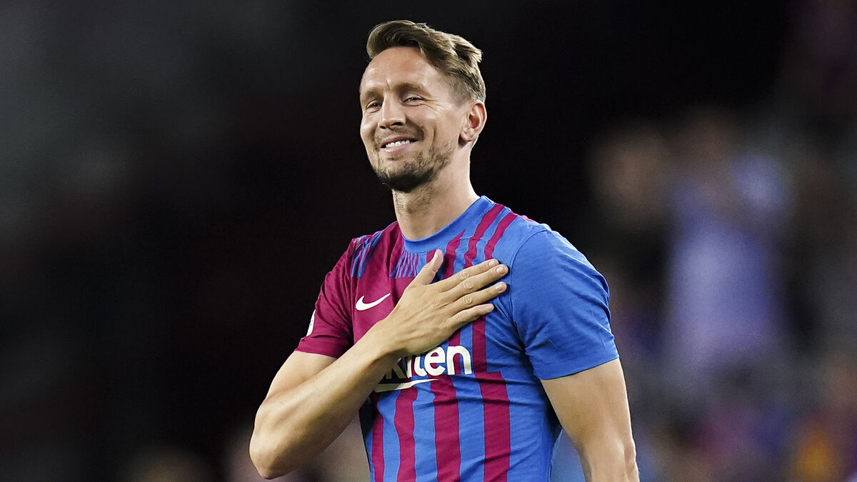 LxoMessismoFCB's tweet photo. Cuando mi hijo me pregunte quién fue de Jong le hablaré del de la izquierda. https://t.co/rZ1KoeN7Oi