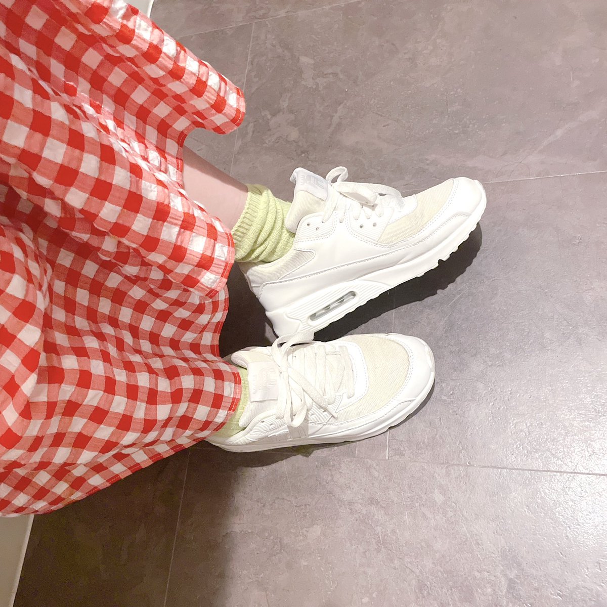 oekakirenjaaa's tweet photo. 今日はこんなでした🌸
髪ゴムはアレのソレです🤞🏻
#aiko #aikoジャンキー #ジャン花 #LLRL #編み込み #スニーカー #aikoツアーグッズ https://t.co/uq9qbJwvob