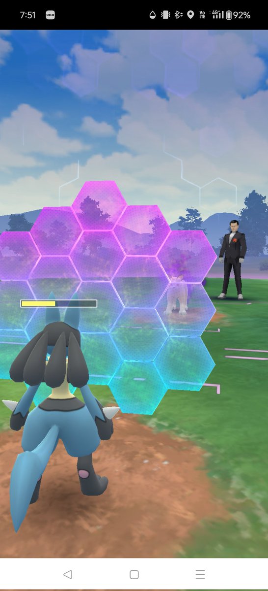 cujoz66's tweet photo. @NianticHelp game froze during balloon battle with gio 
Pokemon fainted and gio GONE https://t.co/dXLTieBIhL