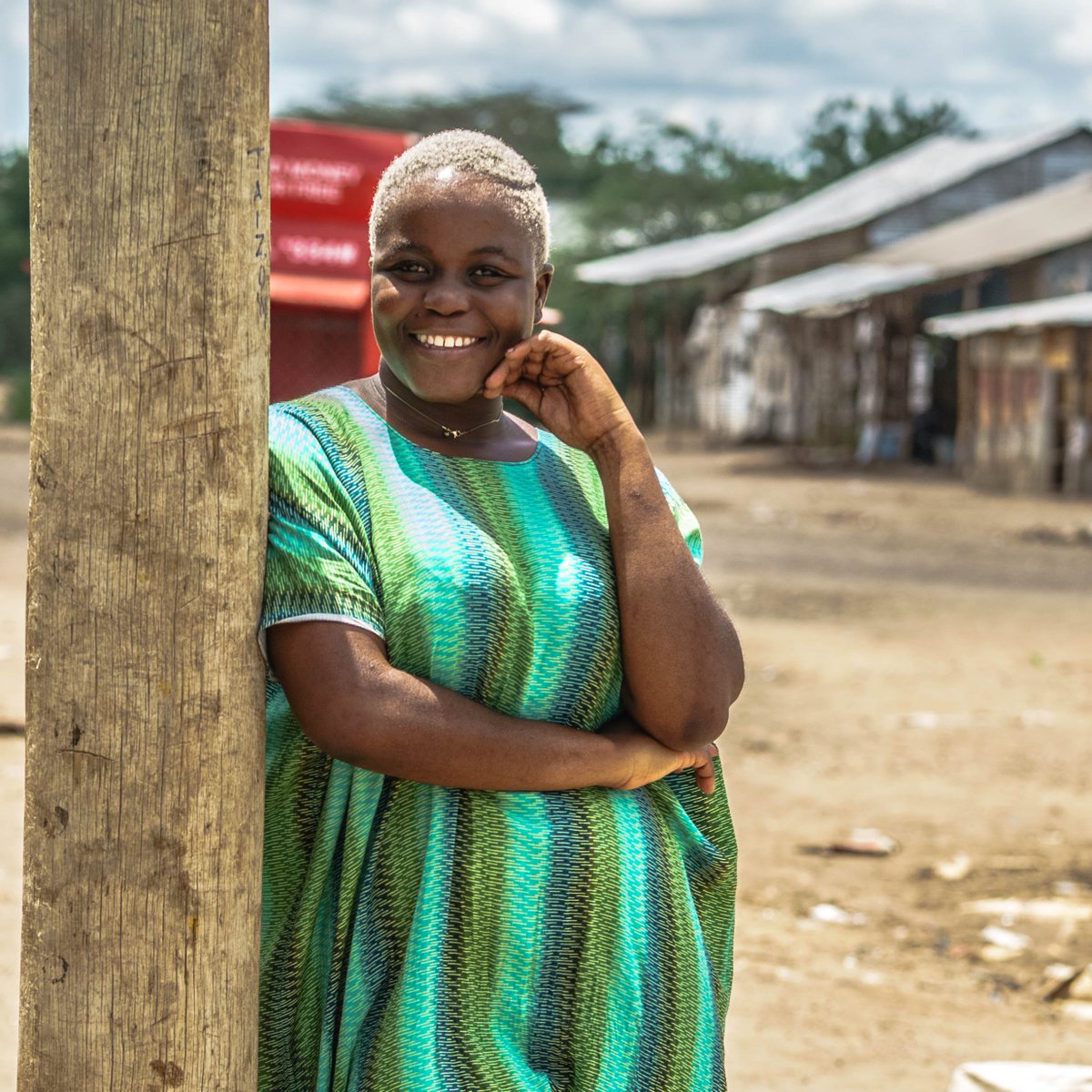 filmaidkenya's tweet photo. 🎥At just 23, Elizabeth Ebila from the DRC is turning her dreams into reality! From starting "Elizabeth Beauty Salon" to pursuing her passion for directing and photography in #Kakuma, she’s on a mission to empower youth through stories that matter. #FAFF2024 #Refugeestories https://t.co/ekJWLOTyfP