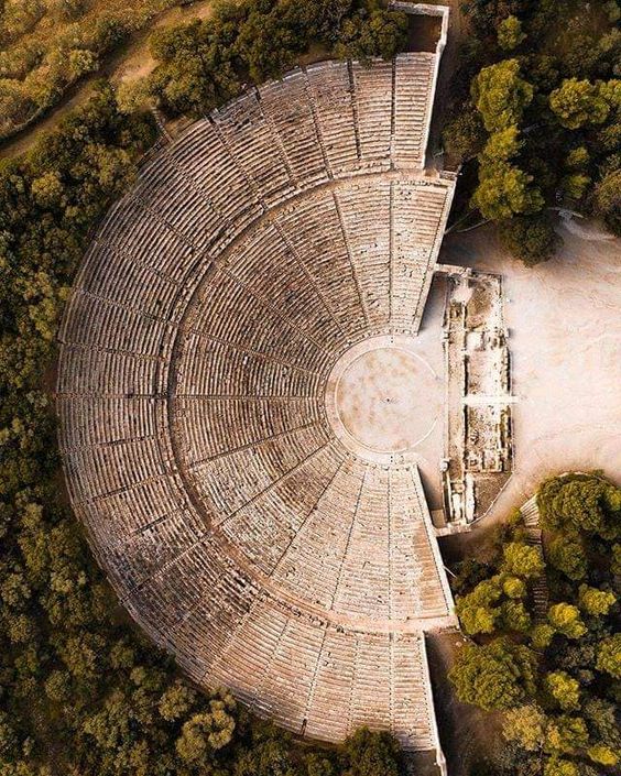 ClassicalAegis's tweet photo. Ancient amphitheaters aren't just architectural masterpieces...

They are echoes of our past.

Let's check out the acoustical magic which made these structures truly ahead of their time... 🧵 https://t.co/I7mMq4CyTm