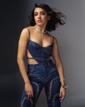 mid_day's tweet image. Samantha Ruth Prabhu's denim twist is giving us all the feels  

#samantharuthprabhu #samantha #denimfashion #diva #glamour #actress #entertainment