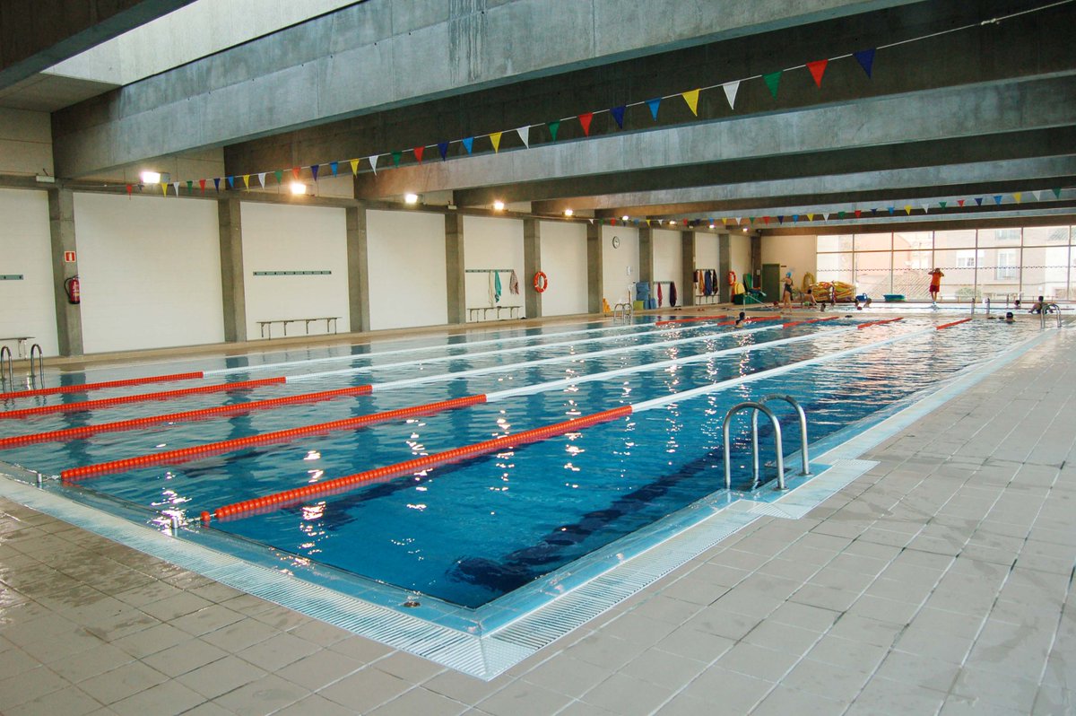 Hoy, lunes 9 de septiembre, la piscina cubierta ha vuelto a abrir sus puertas después del parón veraniego. El vaso climatizado estará abierto de lunes a viernes de 6.30 a 22 horas ininterrumpidamente; los sábados de 8.30 a 19 horas y los domingos de 8.30 a 14 horas.